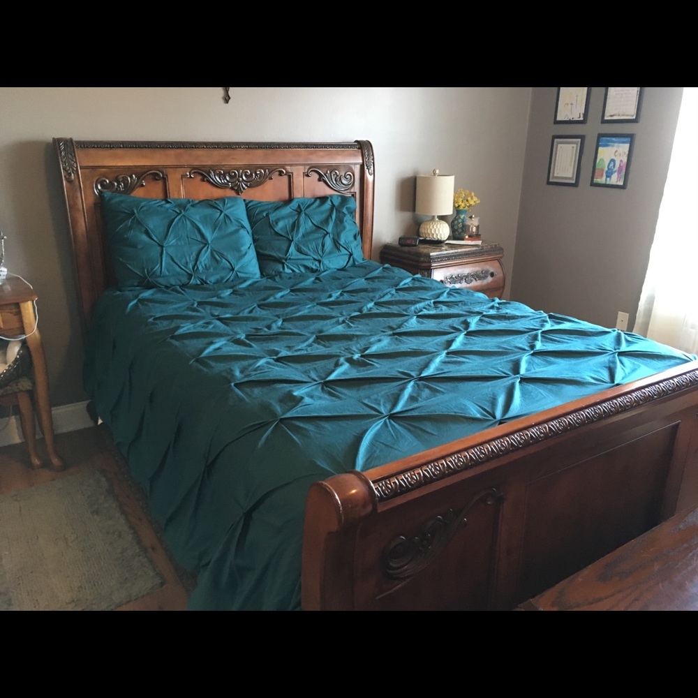 Dark green Queen comforter Threshold from Target